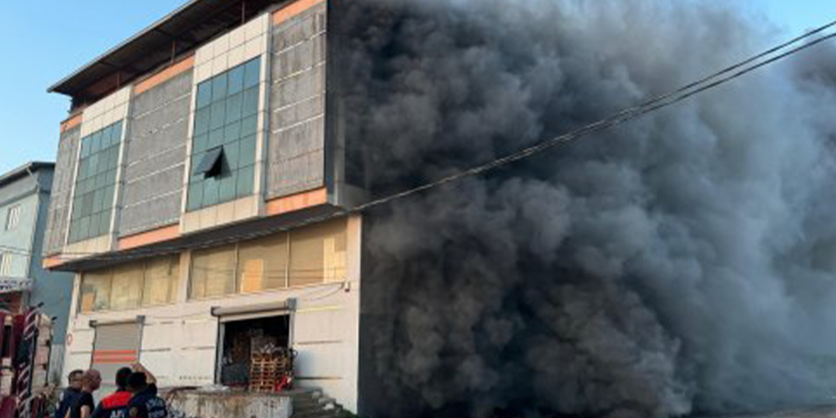 Aydın’da fabrika yangını ile mücadele devam ediyor